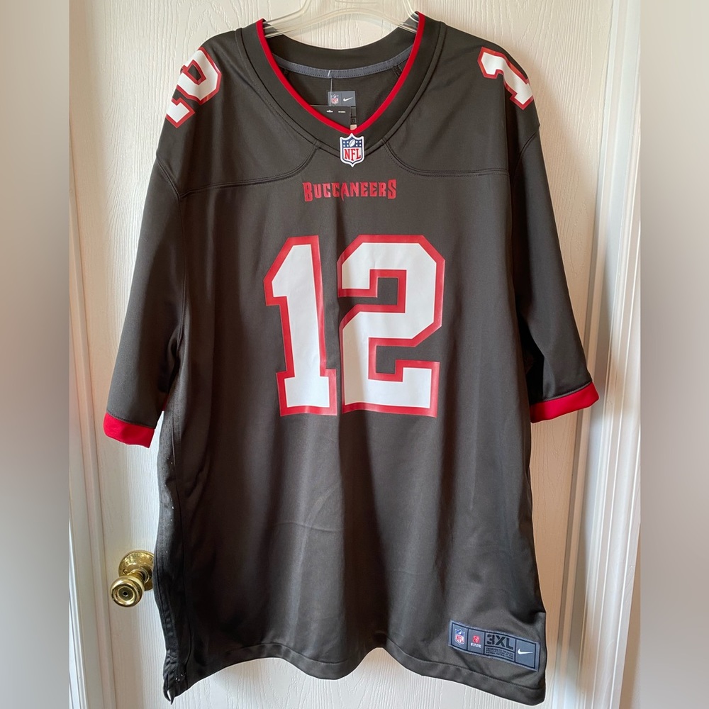 NWT Nike Tom Brady Tampa Bay Buccaneers No. 12 short sleeve alternate Jersey